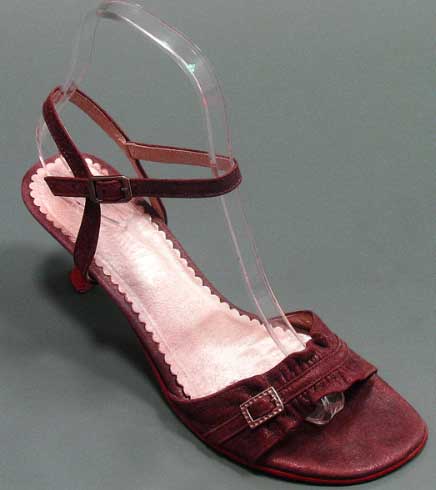 Indispensable pour agencer vos chaussures à brides Présentoirs de chaussures à brides